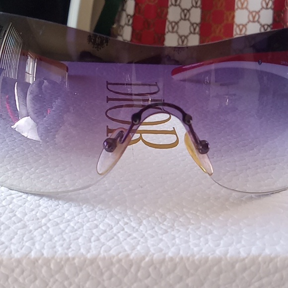 PRADA sunglasses - Picture 9 of 10